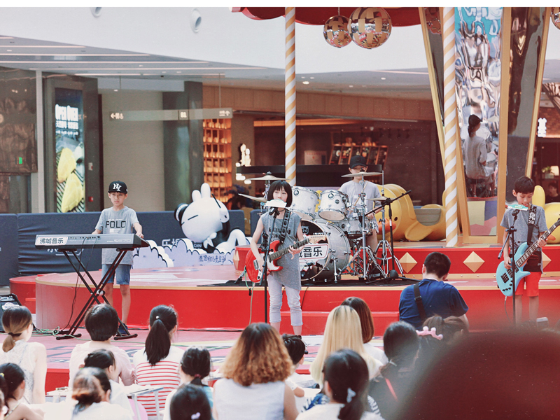 奇異果樂隊兔斯基十年慶典表演