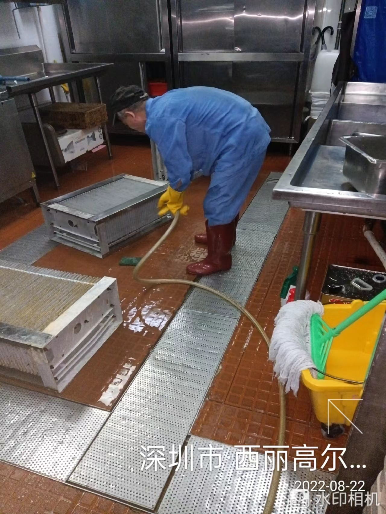 廚房油煙設(shè)備清洗，打造健康餐飲環(huán)境