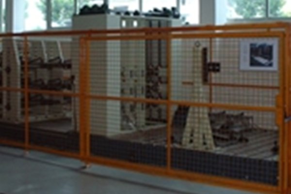 座椅及安全帶固定點強度試驗機