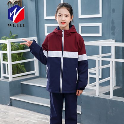 尉礼 ? 校服