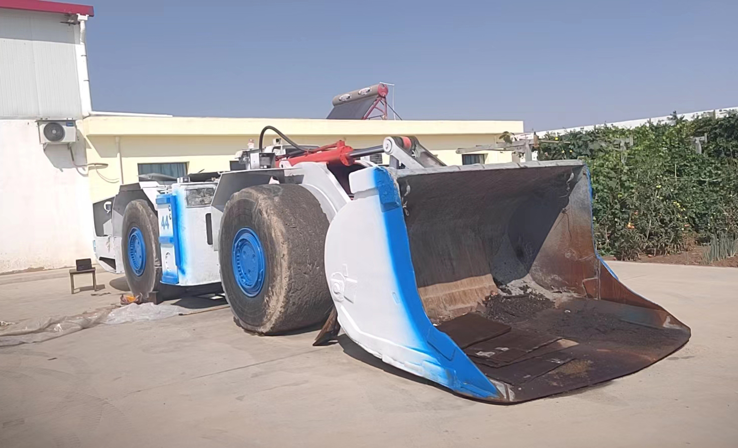 動力換擋變速箱在地下鏟運車上的應用