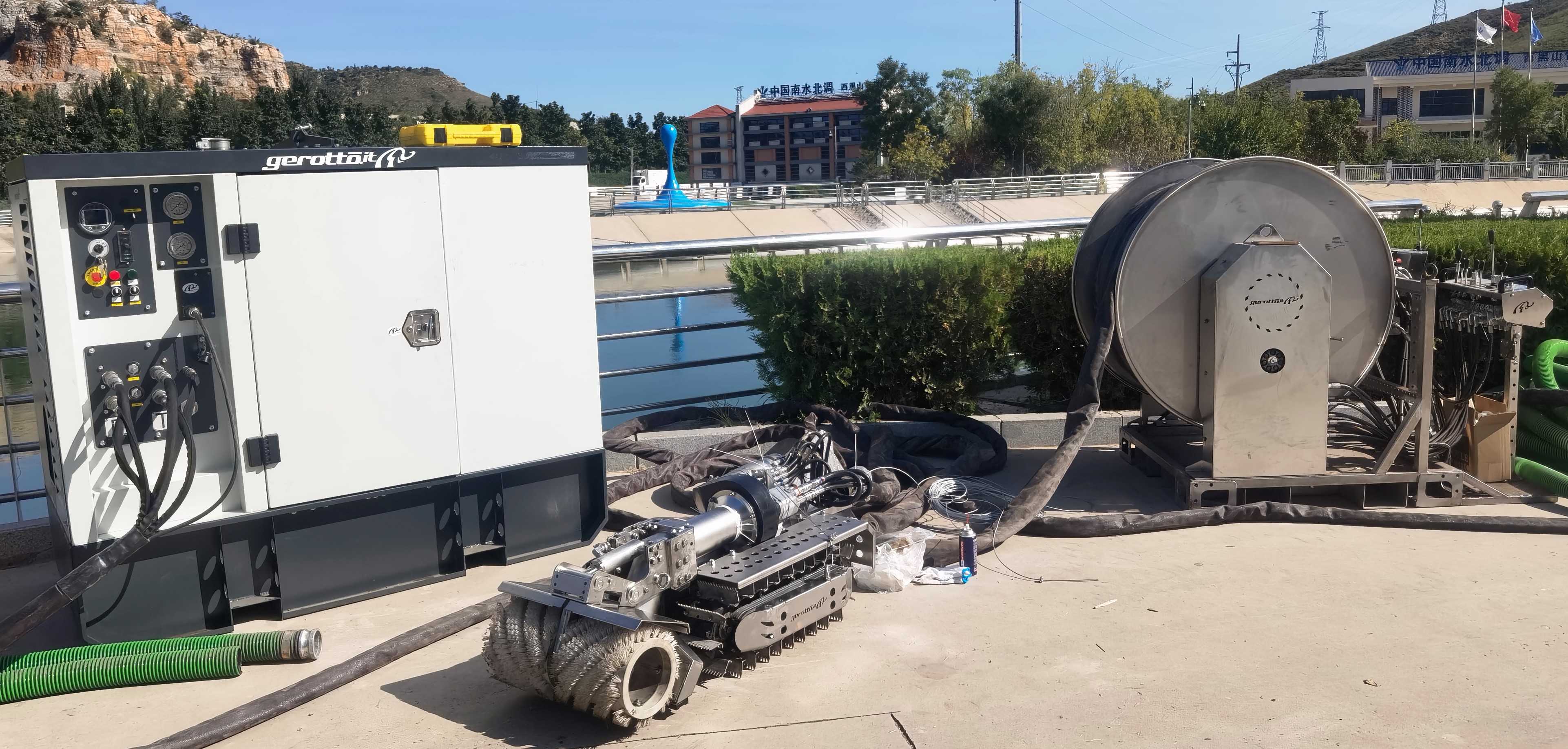 南水北調(diào)清淤—迷你公牛清淤機(jī)器人