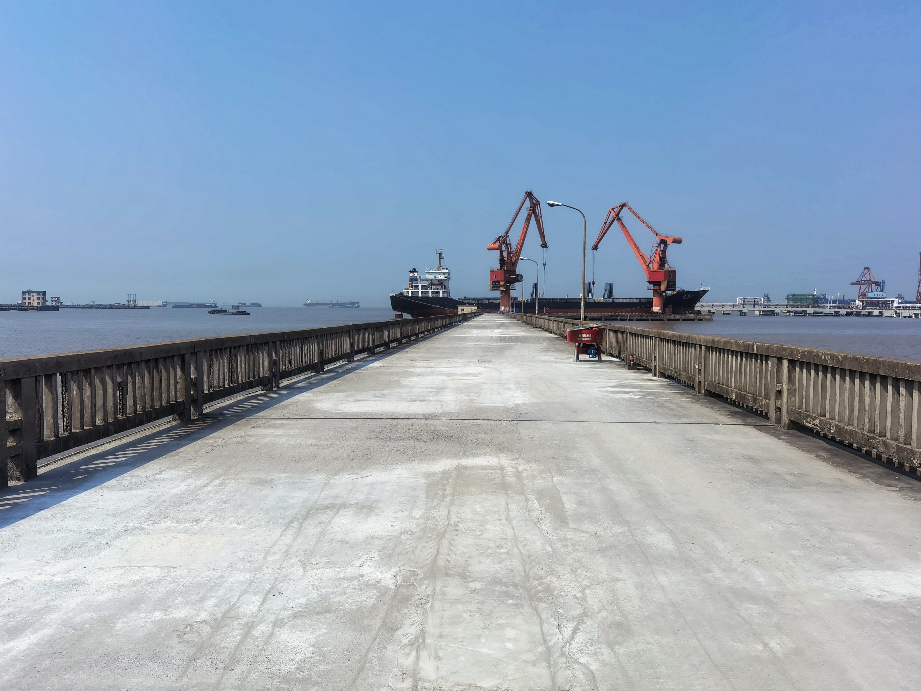 上海港蘇建碼頭路面快修