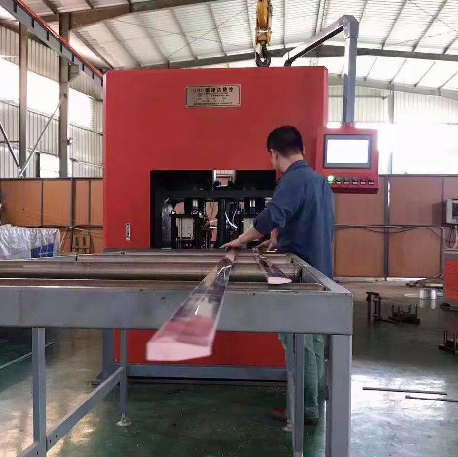 120噸鋁型材沖壓成型機