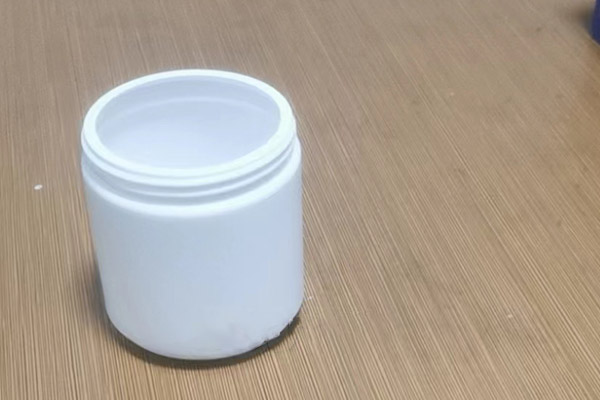 廢舊的塑料瓶可以回收再利用，但是具體用在哪個(gè)方面呢?