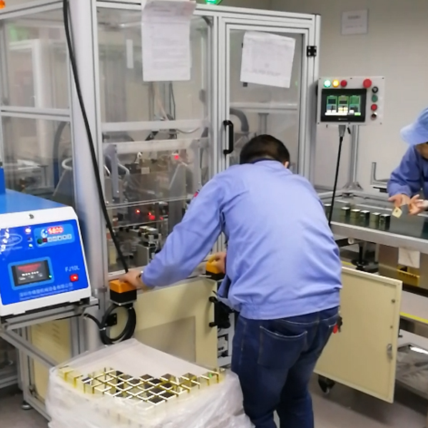 瓶蓋注膠組裝機