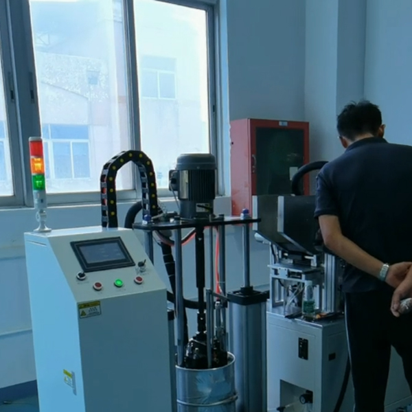 掃地機(jī)器人滾刷涂膠設(shè)備