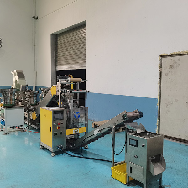 汽車輪胎扎破后 迅速解決方法常用三招