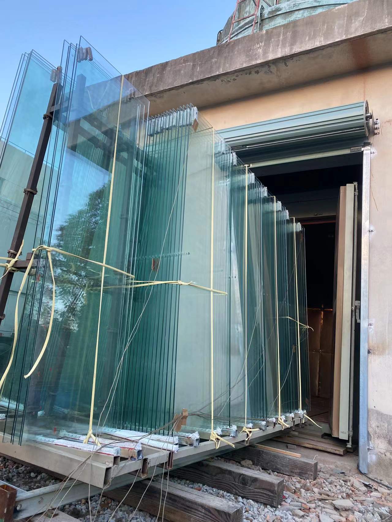 鋼化玻璃特點以及運用場景