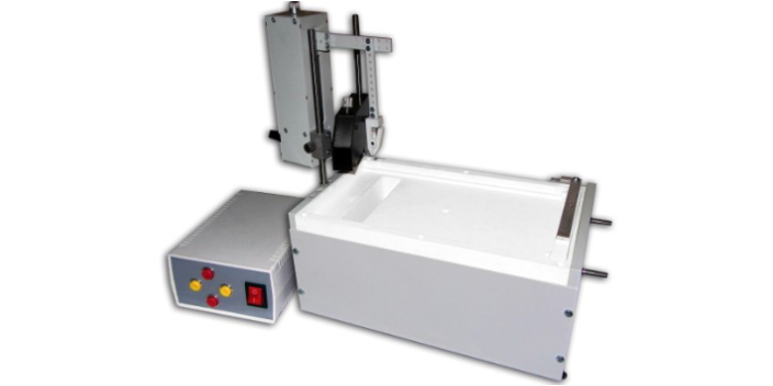 膜天平是一種常用于表征納米材料和薄膜的儀器