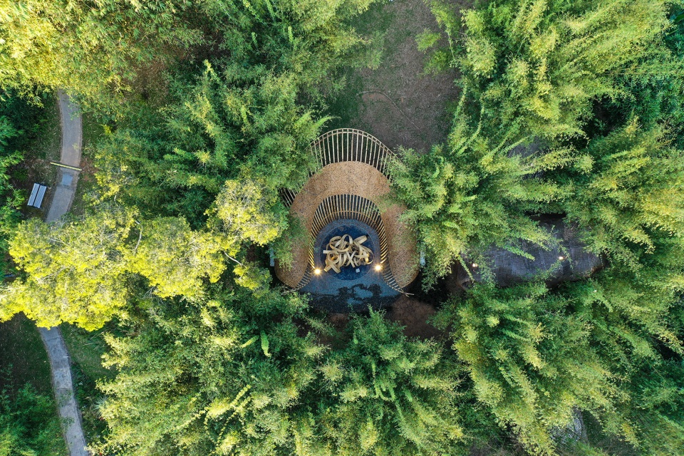 038-Surging-Post-station-in-the-bamboo-forest-by-Shenzhen-Beryl-Environmental-Art-Design-Engineering-Co-Ltd-960x640.jpg