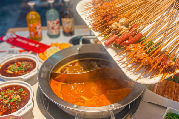 鴛鴦鍋串串.jpg 鴛鴦鍋串串.jpg