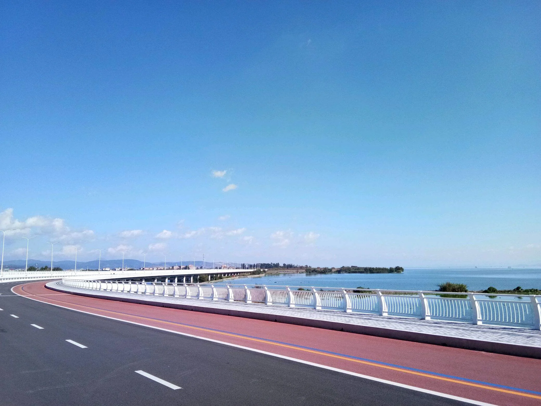 云南昆明彩色路面