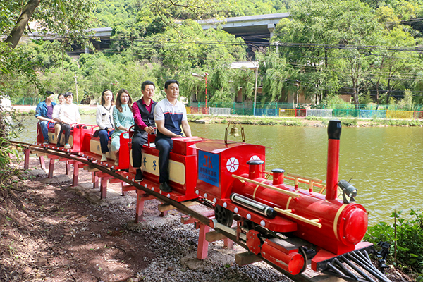 小火車(chē)體驗(yàn)