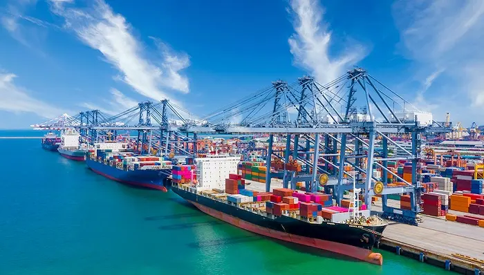 7月上海進出口首破4000億元 單月貿(mào)易額創(chuàng)歷史新高，新能源產(chǎn)業(yè)出口持續(xù)發(fā)力