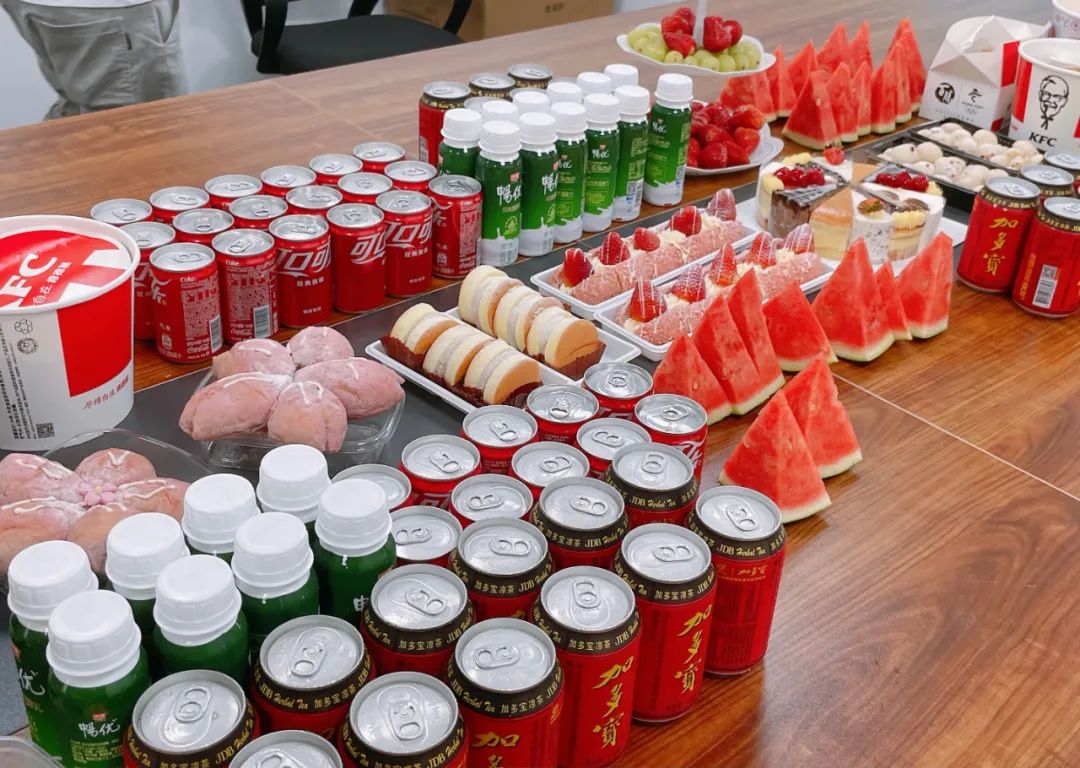 丰富的乔迁美食.jpg