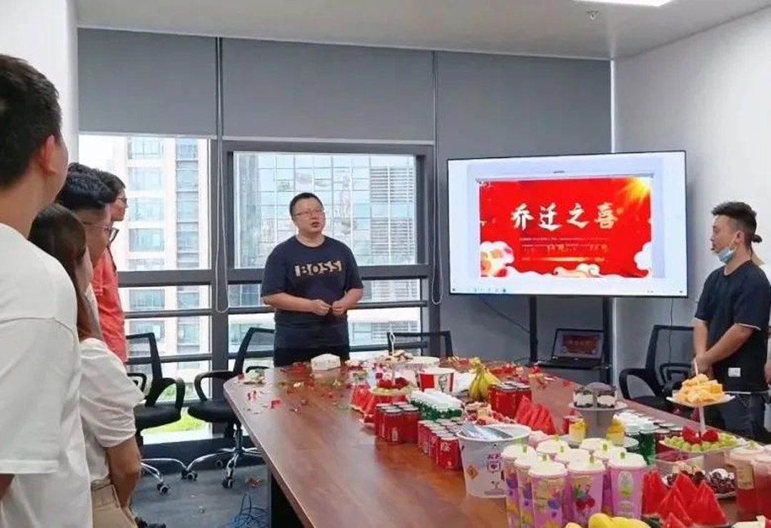 团队合影.jpg