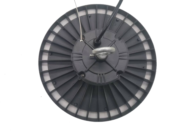 UFO椋炵�鐏(zun)疊(die)嬈(rao)�