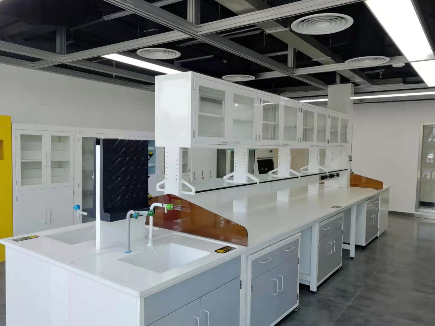 實驗室裝修