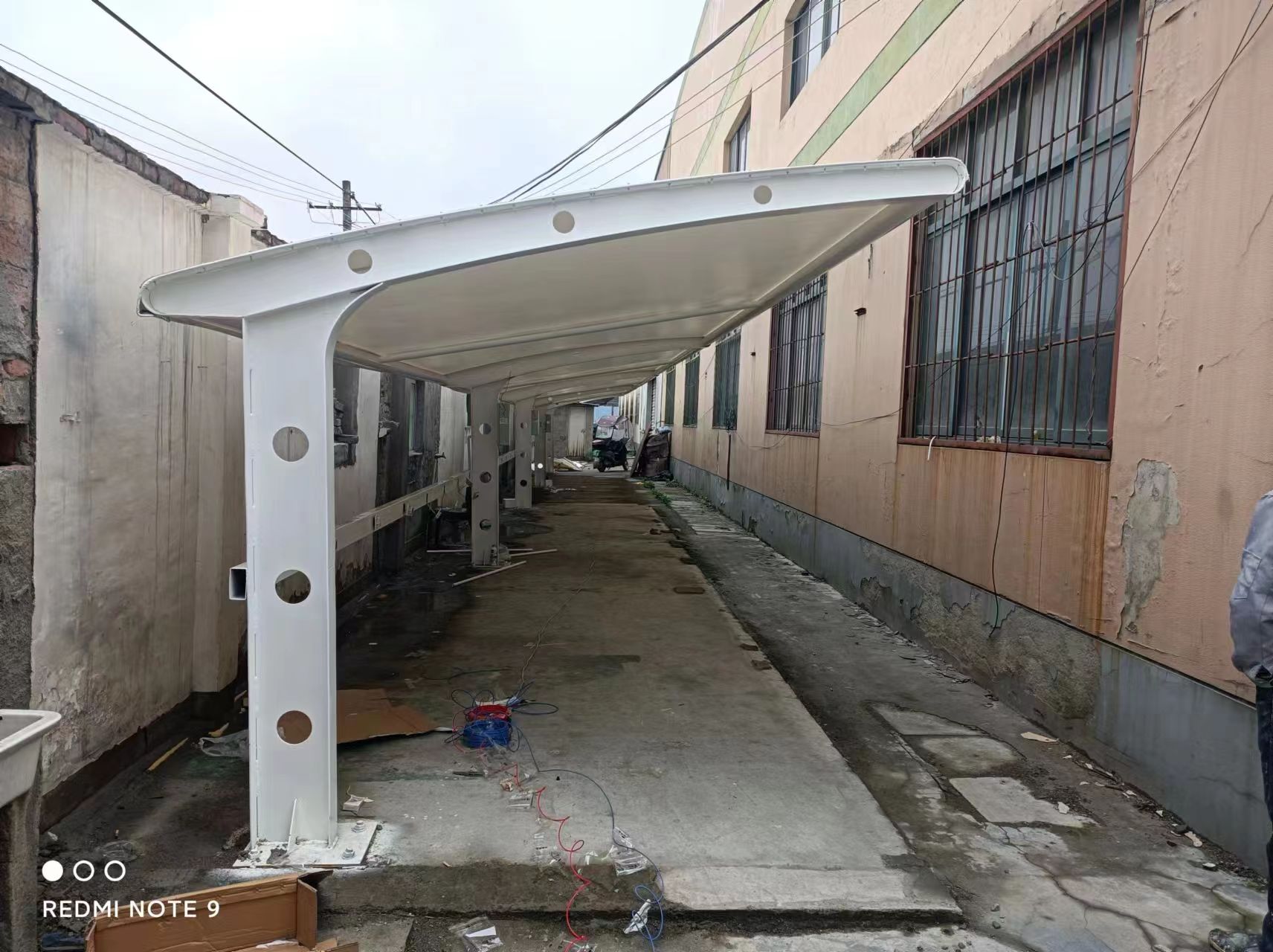 倉(cāng)庫(kù)員工宿舍電動(dòng)車篷