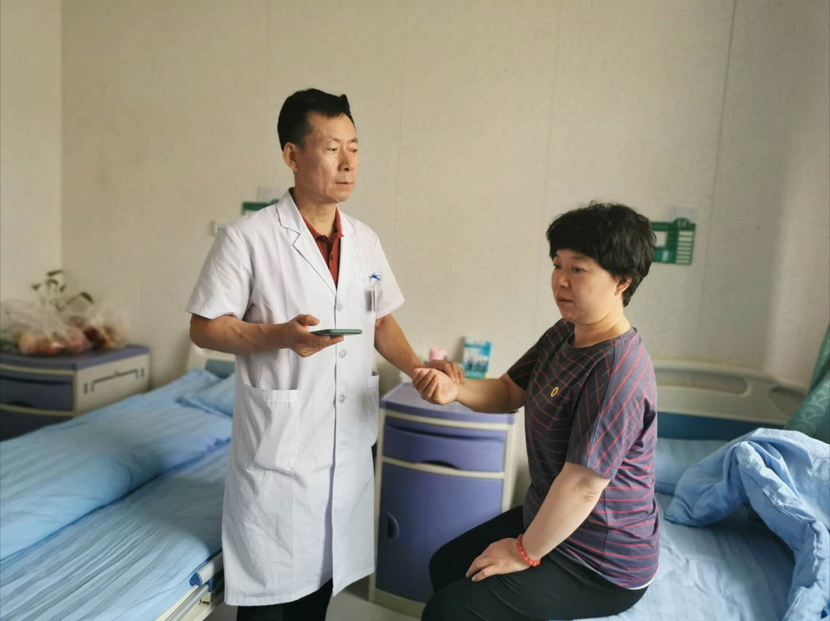 【頭‘’痛患者案例】頭‘’痛幾十年，每天都要吃止痛藥，接受王炳彥院長?！煼ê箢^不疼了