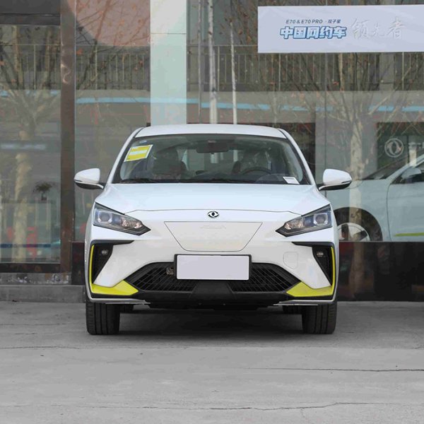 東風風神E70新能源汽車