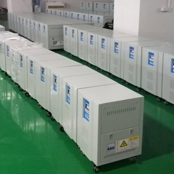 智能全自動微控穩(wěn)壓器