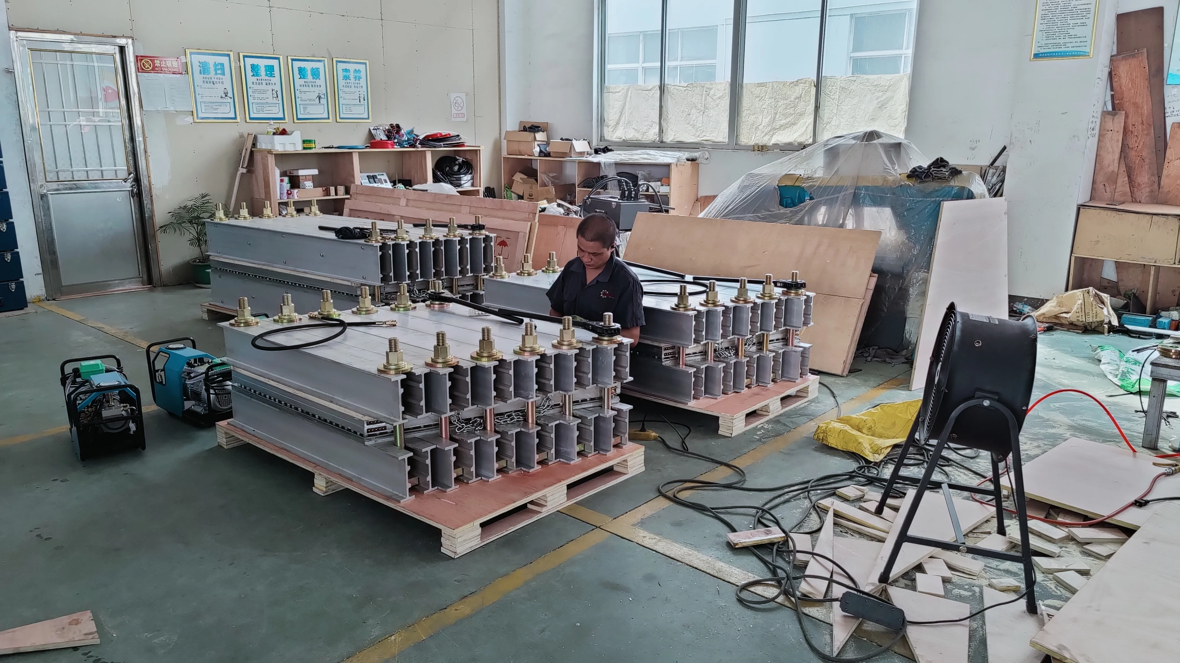 什么是電熱式膠帶硫化機(jī)