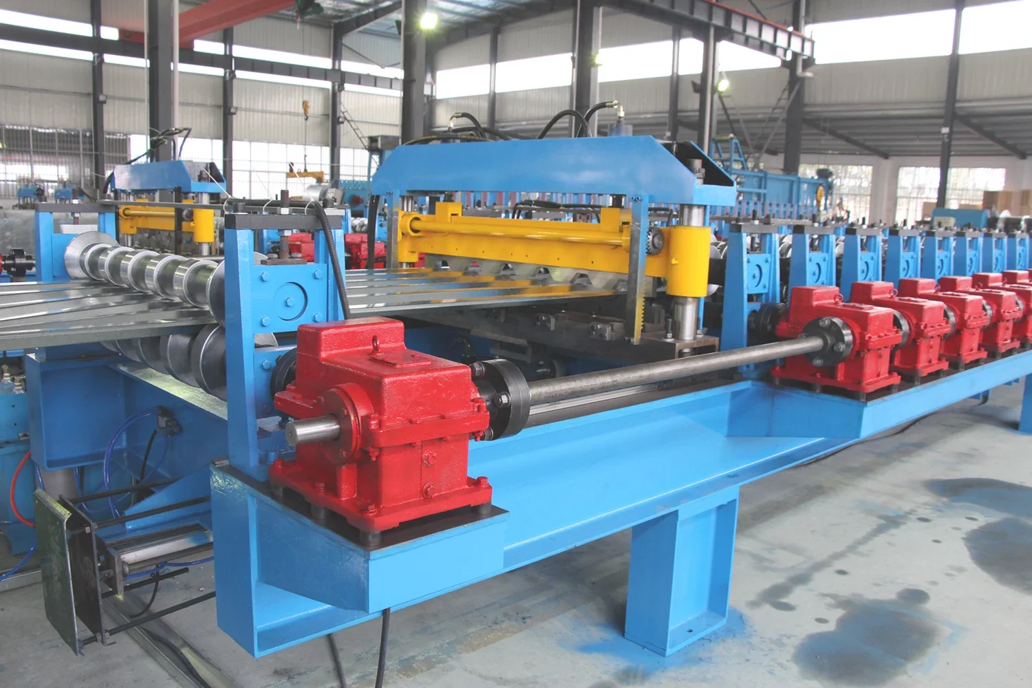 wall&roof panel forming machine