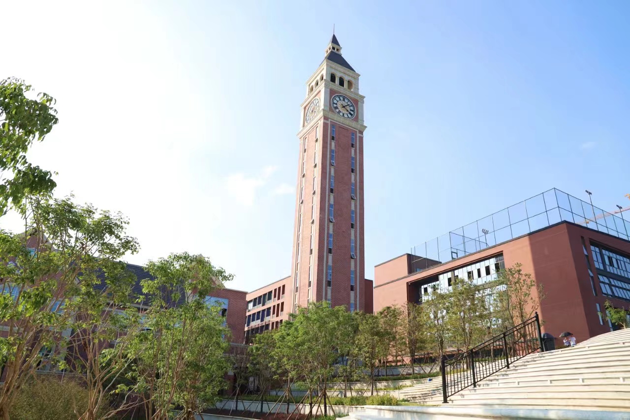 東莞海德雙語學校智慧圖書館