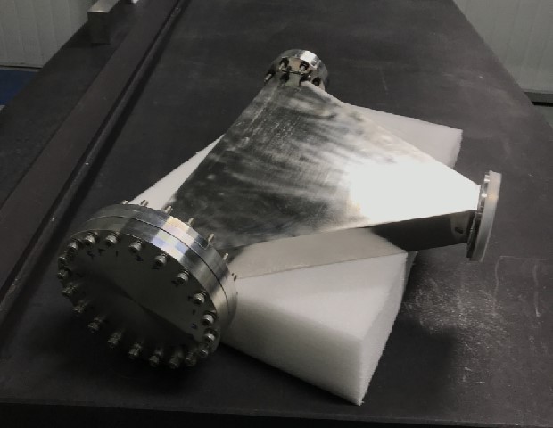 偏轉磁鐵真空盒