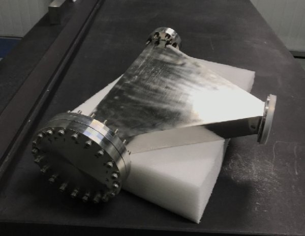 偏轉磁鐵真空盒