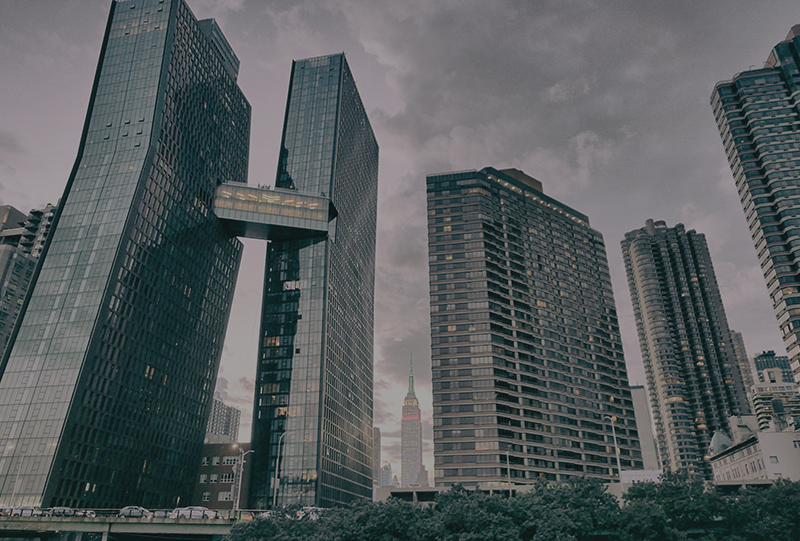 光伏行業瘋狂“搶人”