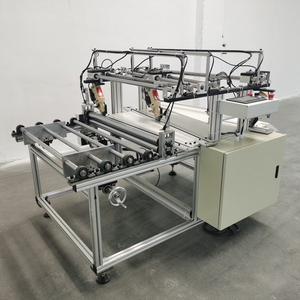 濾棉裁切機(jī)