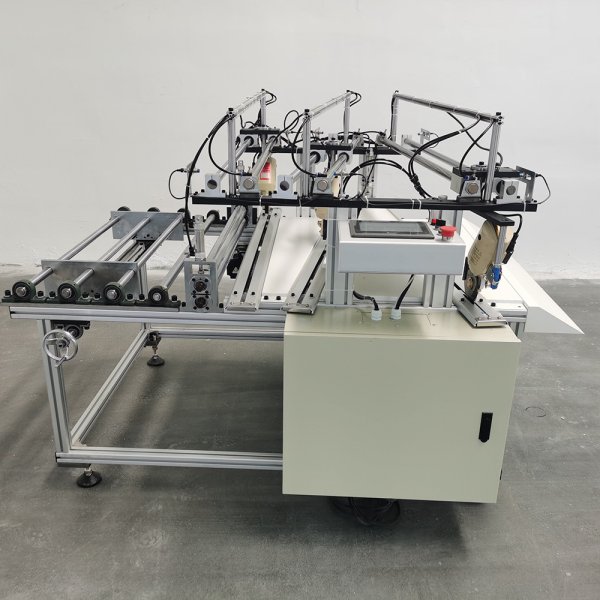 濾棉裁切機(jī)