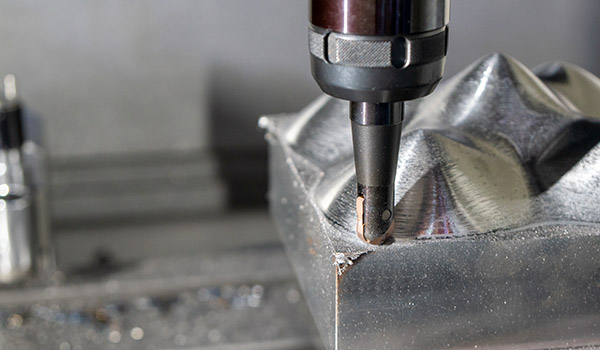 注胶模具：精密制造的工具