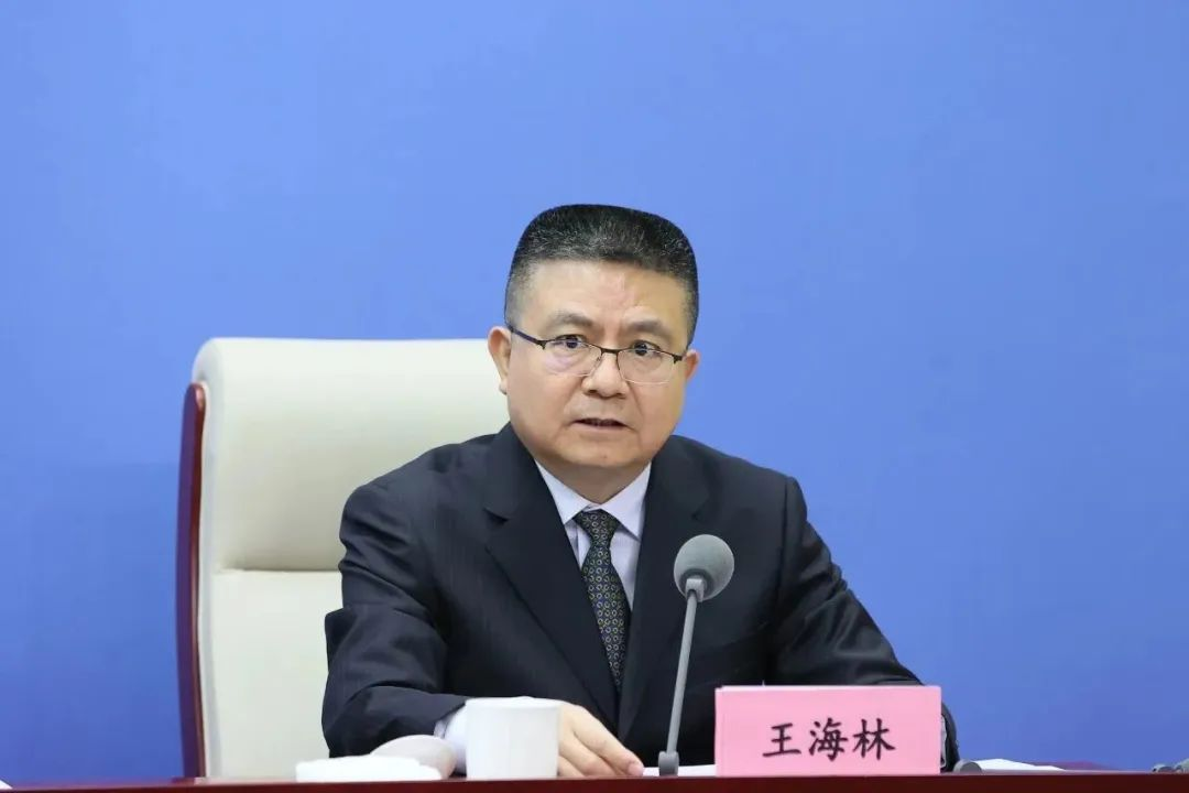 工信部：將研究制定推動中小企業(yè)數(shù)字化轉型綜合性政策文件