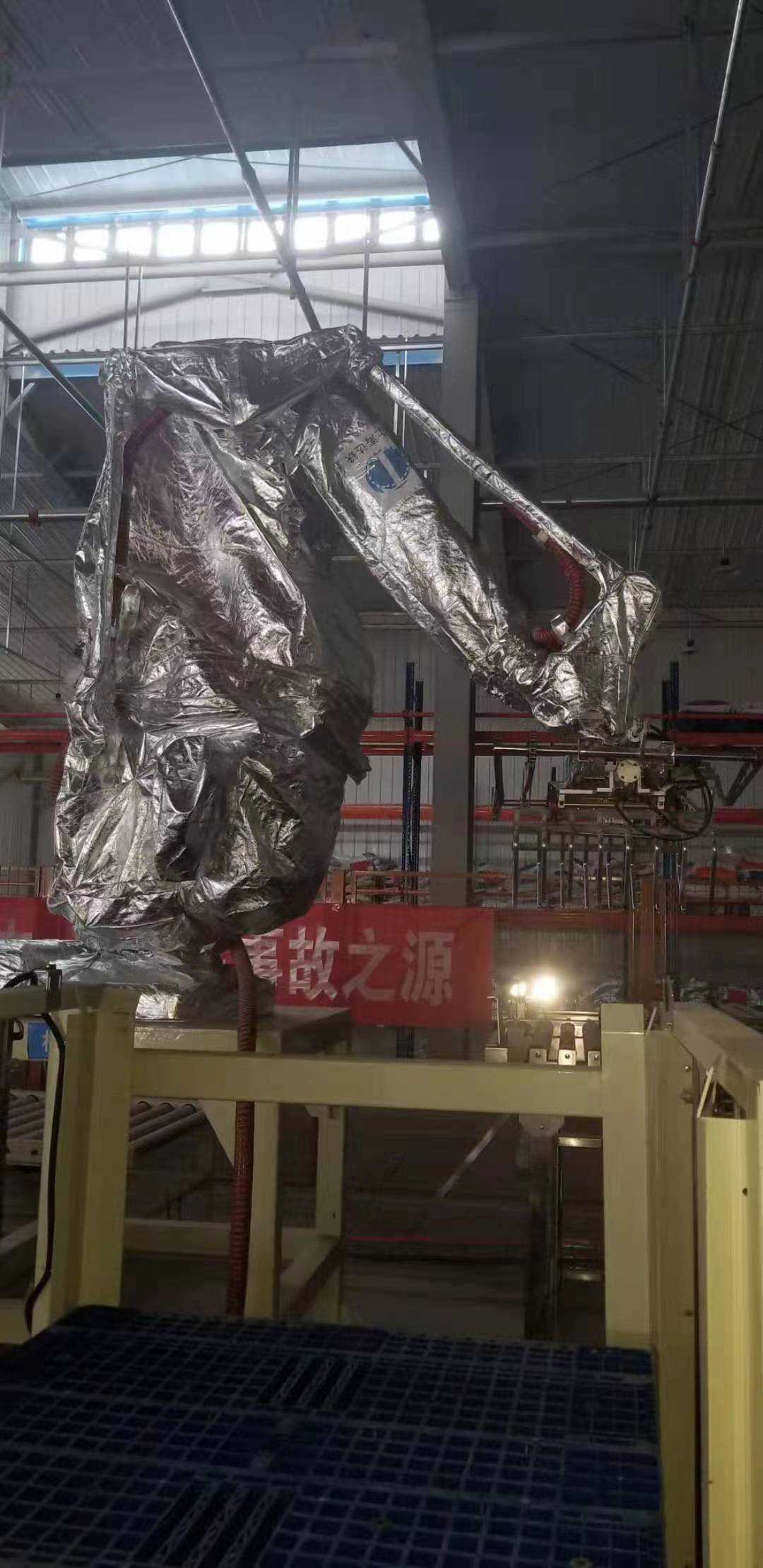 分揀、碼垛、搬運工業(yè)機器人防護服.jpg
