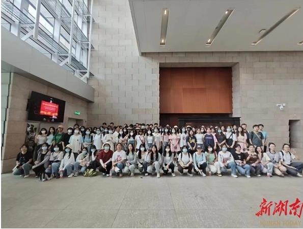 湖南人文科技學(xué)院馬克思主義學(xué)院開展教育實(shí)踐活動(dòng)圓滿結(jié)束