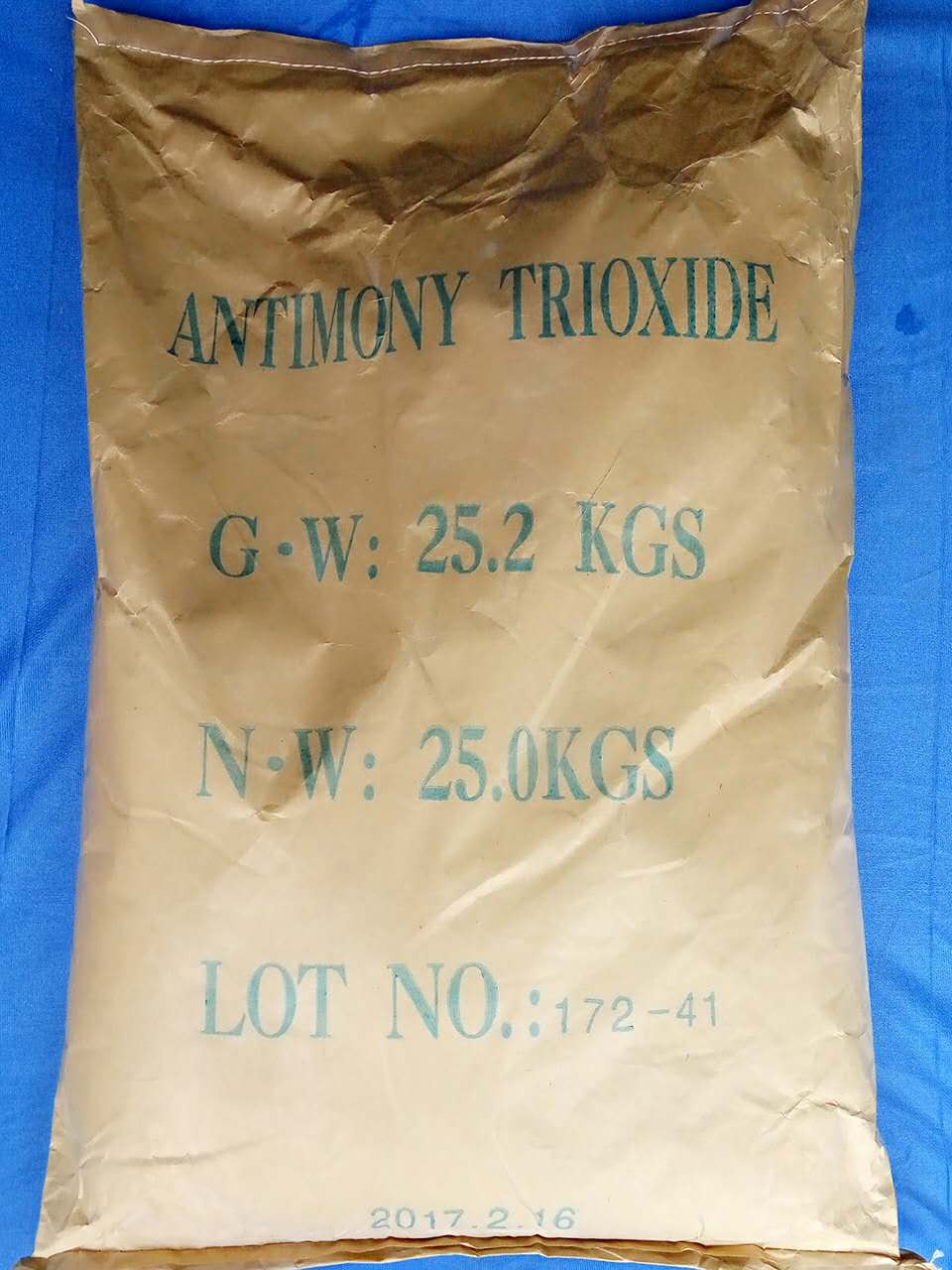 三氧化二銻：化工原料中的“多面手”，它的潛力超乎你想象！