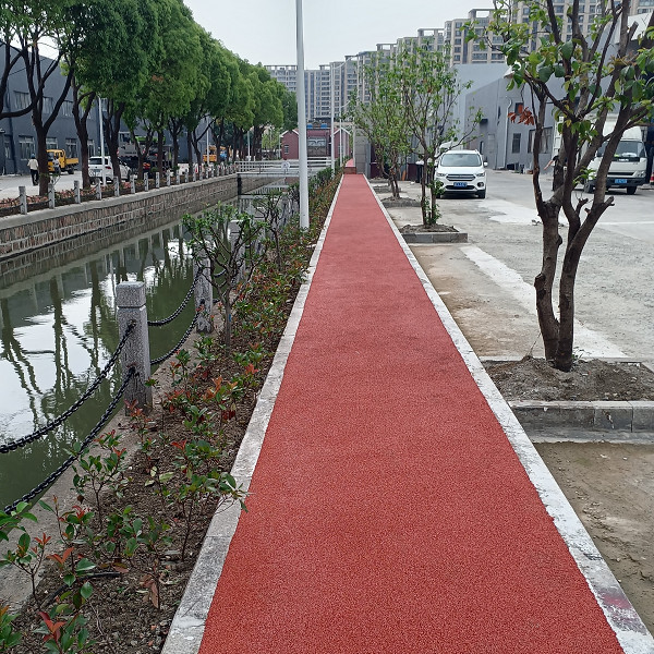 上海佘山工業(yè)園區(qū)健身塑膠跑道