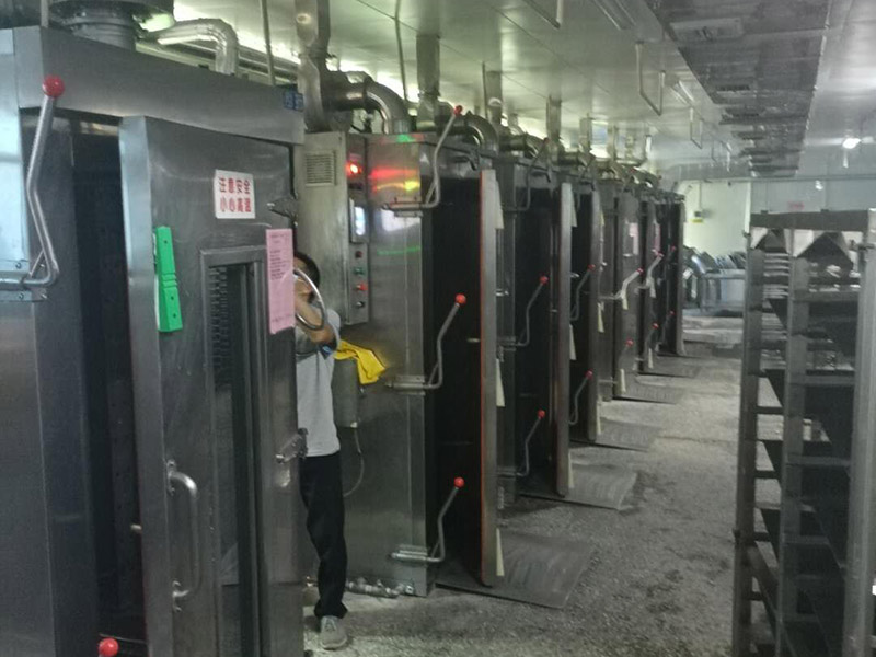 河南鄭州某食品加工廠-單門雙車蒸柜