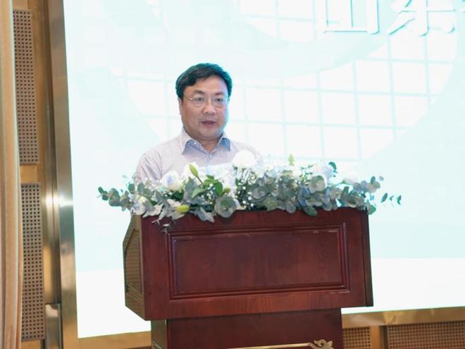 祝賀華致林董事長在山東省醫(yī)藥產(chǎn)業(yè)鏈大會發(fā)表演講