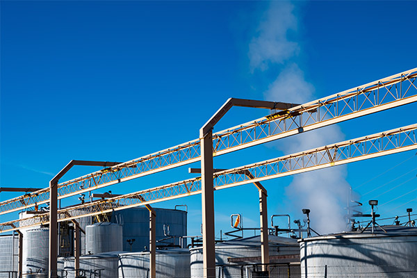 首例！油罐車泄漏致環(huán)境污染，車隊(duì)、司機(jī)被判罰款596萬！