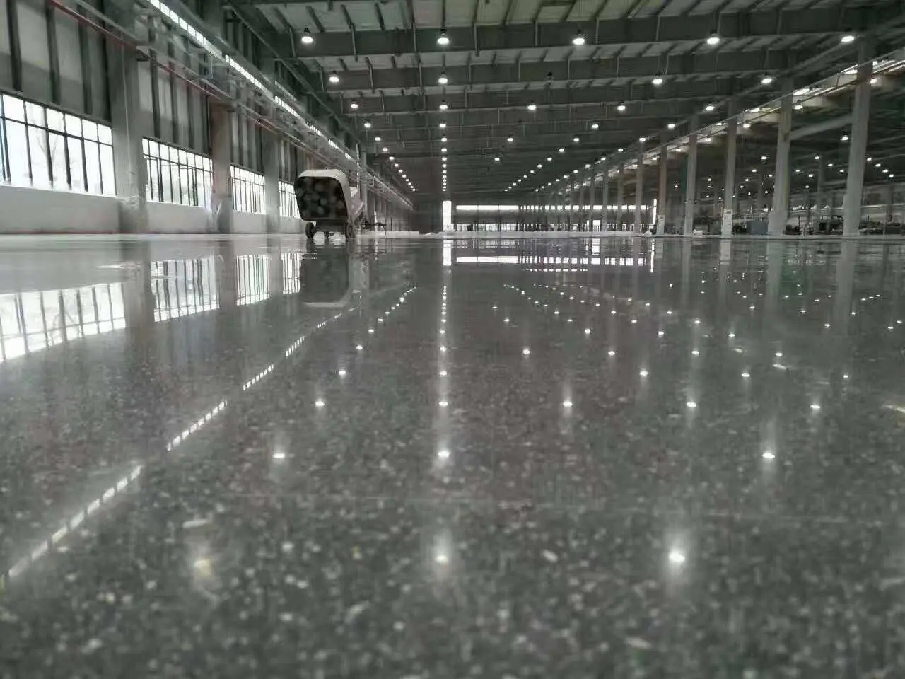 金刚砂地坪.webp.jpg