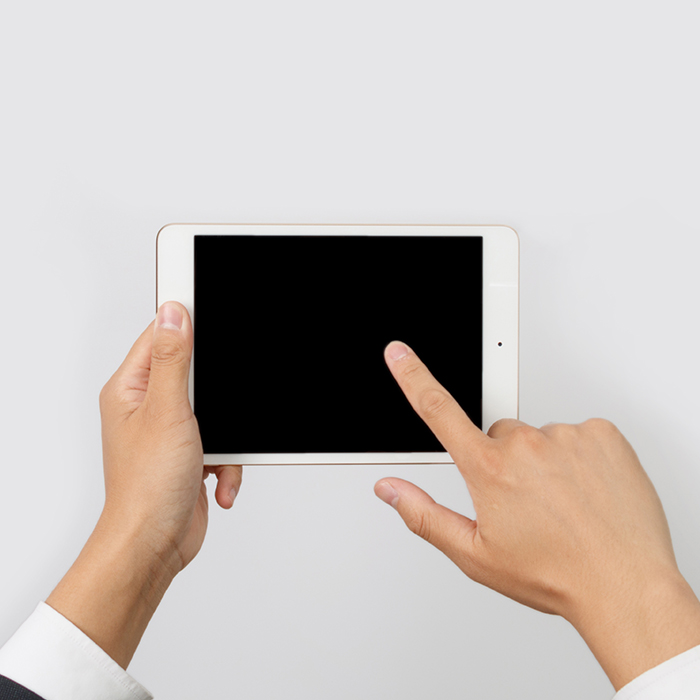 场景赋能升级 ，触摸屏厂家助力多行业数字化交互革新