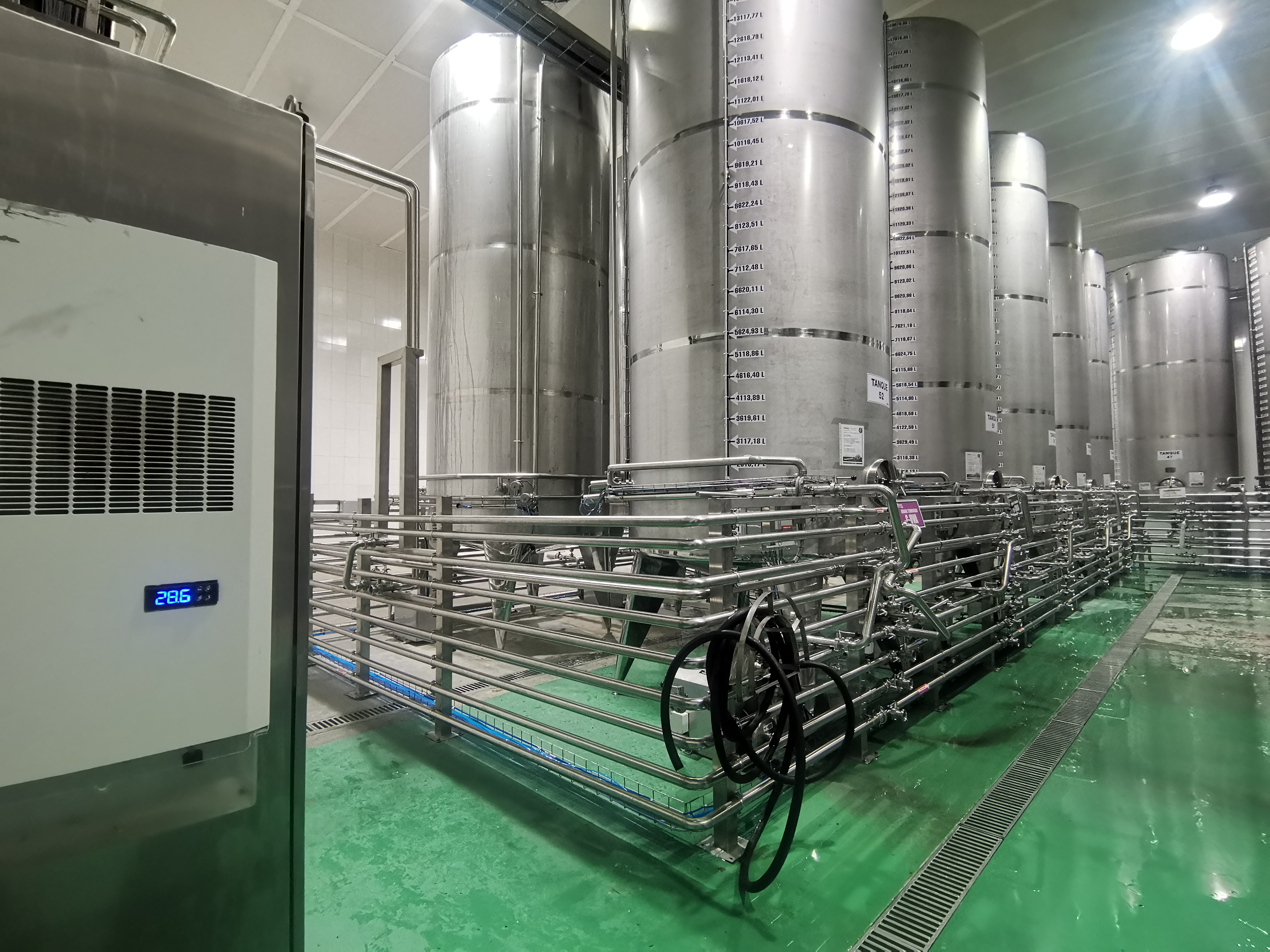 上海哲蘇輕工機(jī)械--委內(nèi)瑞拉飲料生產(chǎn)線驗(yàn)收完工