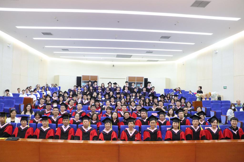 山海遠(yuǎn)闊風(fēng)鵬舉 撥穗正冠啟新程——馬克思主義學(xué)院成功舉辦2023年畢業(yè)典禮