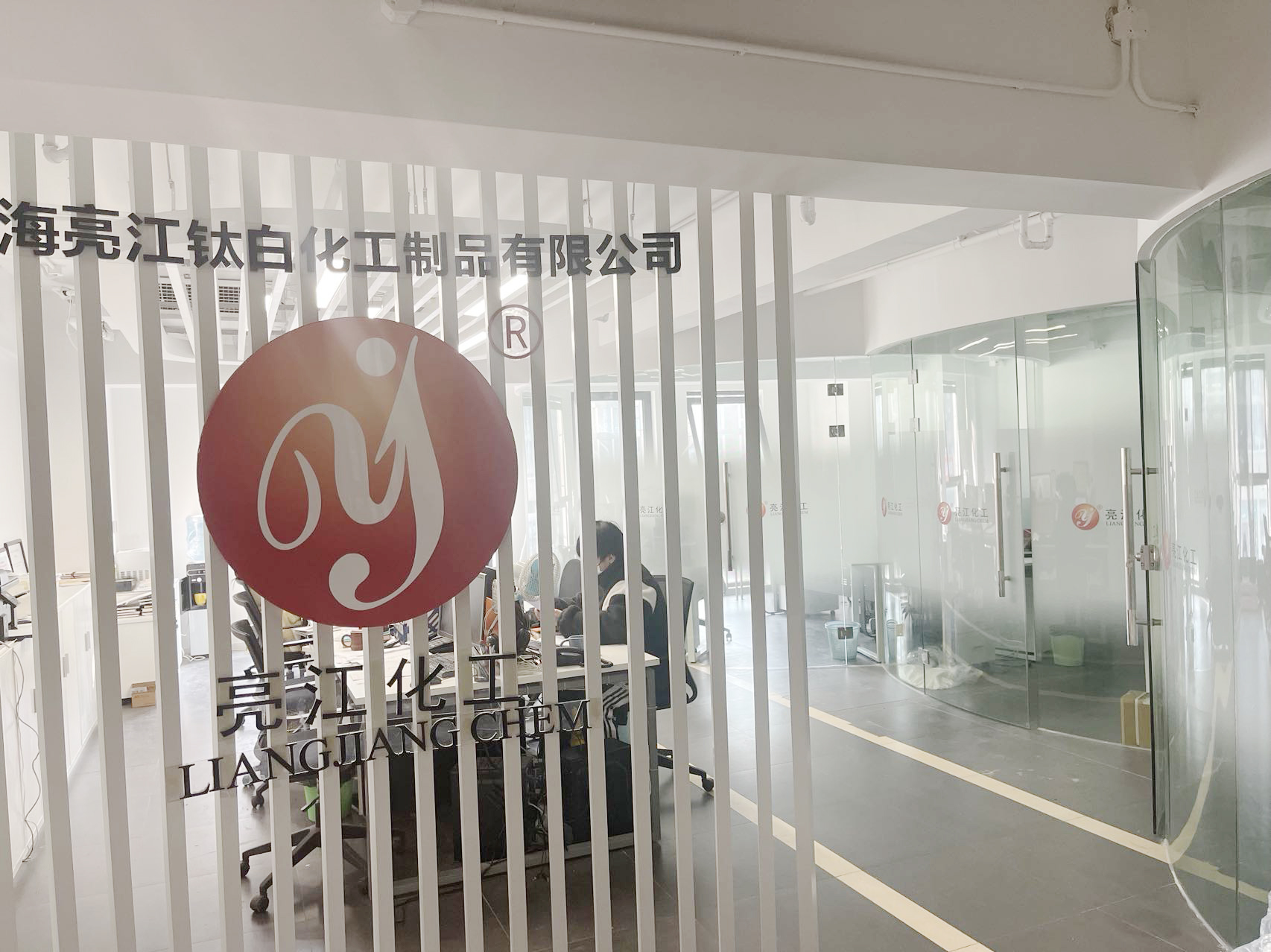 不同造紙中，鈦白粉的配方是什么？