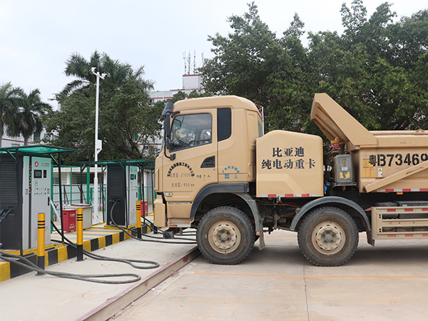 深圳龍崗龍騰工業(yè)區(qū)安信充電站